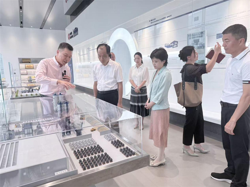 Pengawasan Demokrat Khusus Komite Kota Quanzhou dari Liga Pemerintah Demokrat Taiwan mengunjungi Quangong Co., Ltd. untuk penelitian