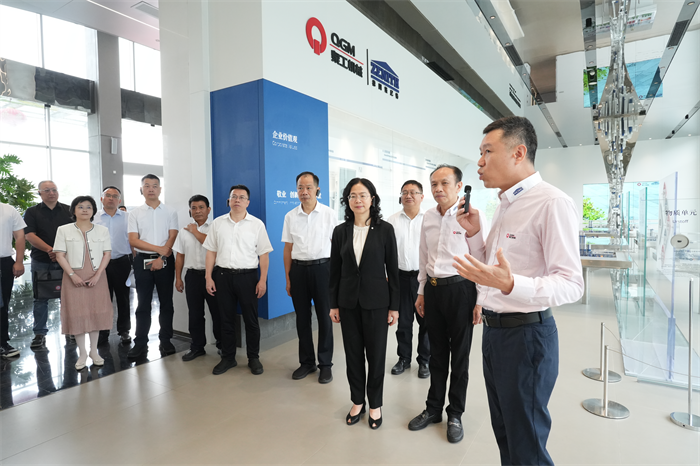 Wakil Gubernur Jiang Erxiong memimpin tim untuk menyelidiki Quangong Machinery Co., Ltd untuk membantu Quanzhou membangun kota manufaktur yang cerdas