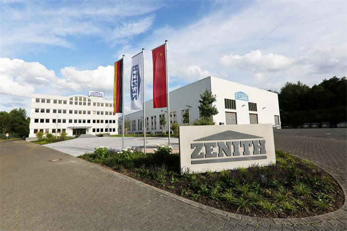 Anak perusahaan Quangong di Jerman, Zenite, memuji karyawan yang telah lama mengabdi, memberikan penghormatan atas keahlian dan kesetiaan