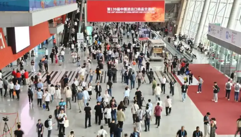 Di Canton Fair, Quangong Machinery Co., Ltd. memenangkan hati pelanggan luar negeri dengan kekuatannya.