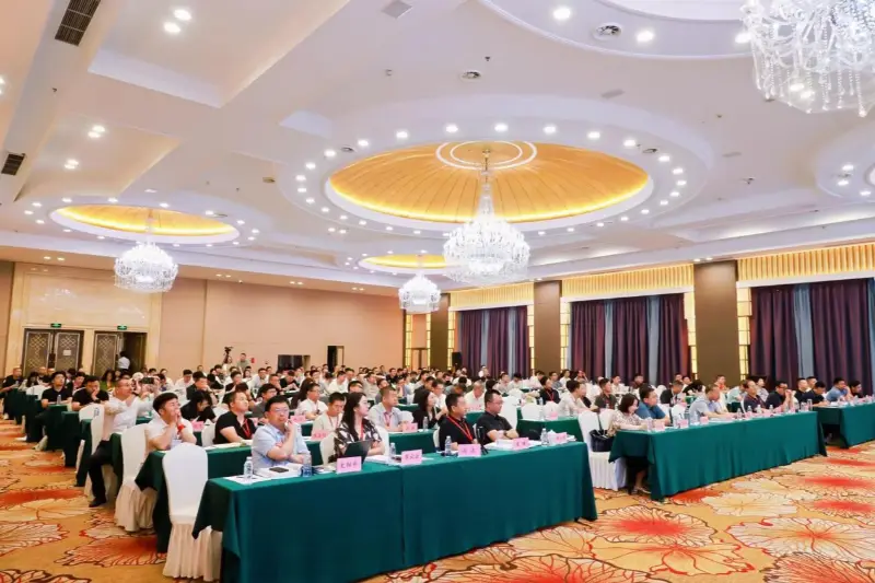 Quangong Machinery Co., Ltd. Berpartisipasi dalam Konferensi Pertukaran Teknis ke-4 tentang Pemanfaatan Limbah Padat Berbasis Batubara Secara Komprehensif